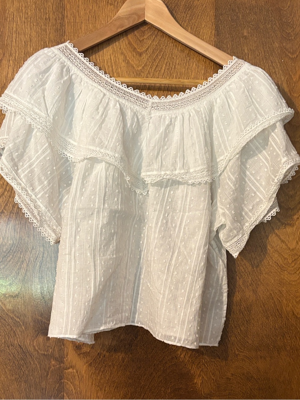 Doen Cosenza White Eyelet Ruffle Blouse - Picture 2 of 8